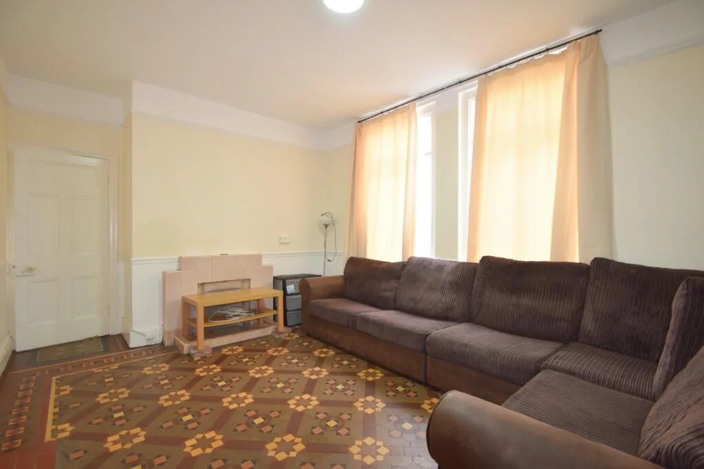 5 bedroom house for rent