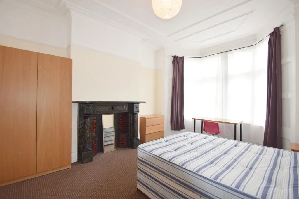 5 bedroom house for rent