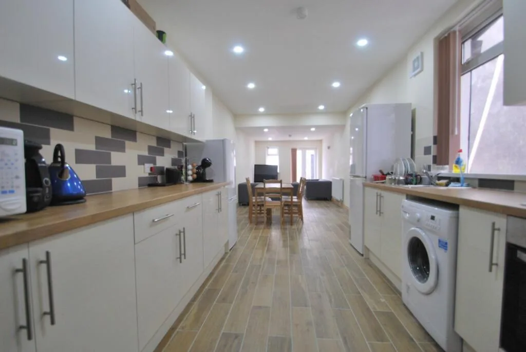 5 bedroom house for rent