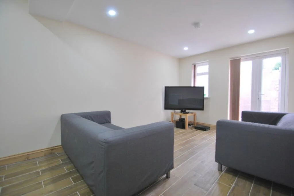 5 bedroom house for rent