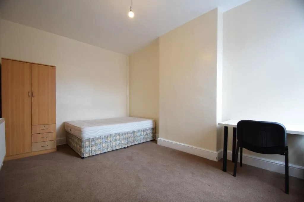 5 bedroom house for rent