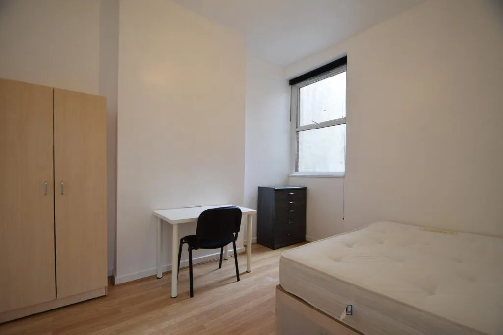 5 bedroom house for rent
