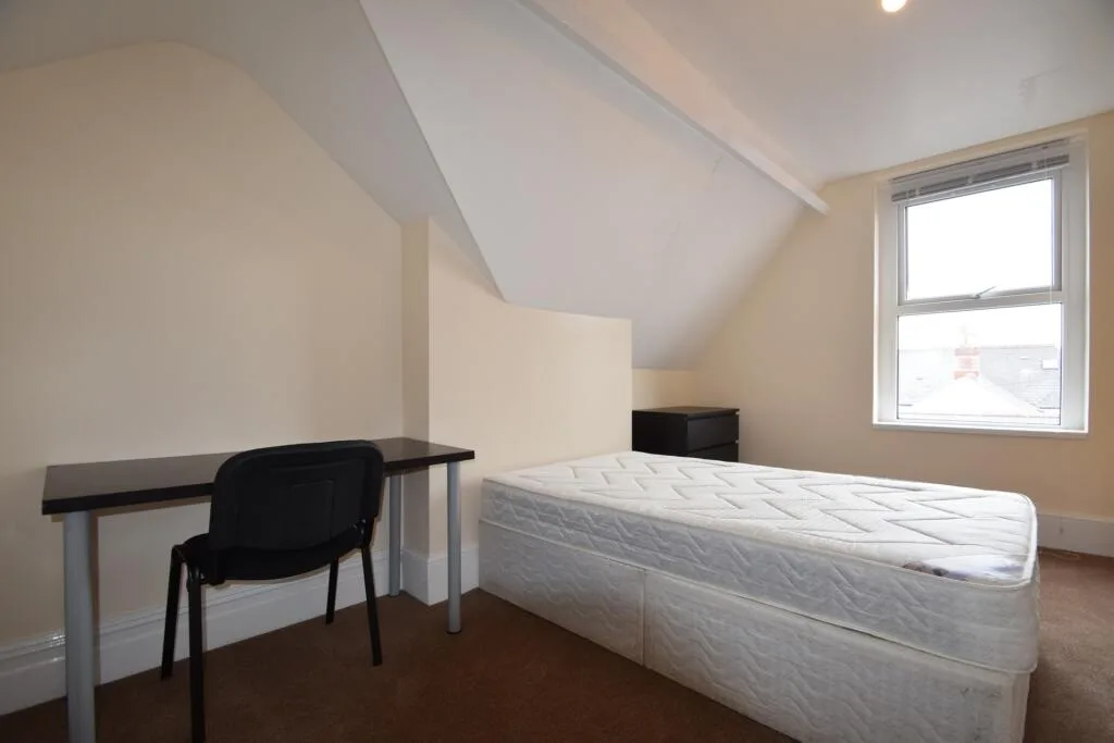 5 bedroom house for rent