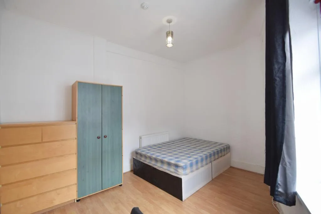 5 bedroom house for rent