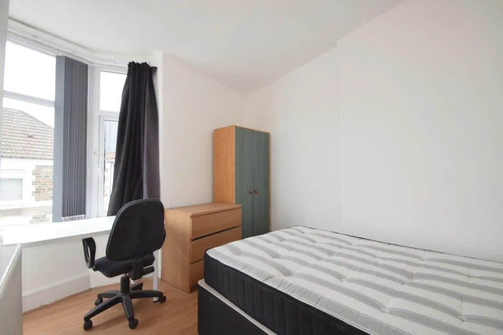 5 bedroom house for rent