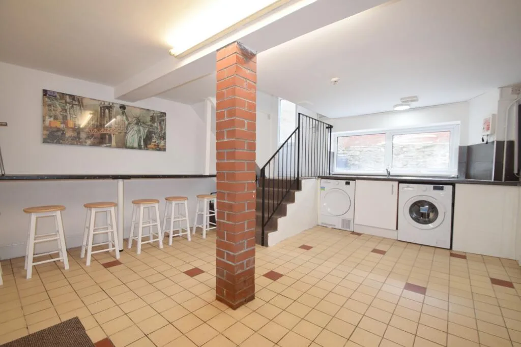 5 bedroom house for rent