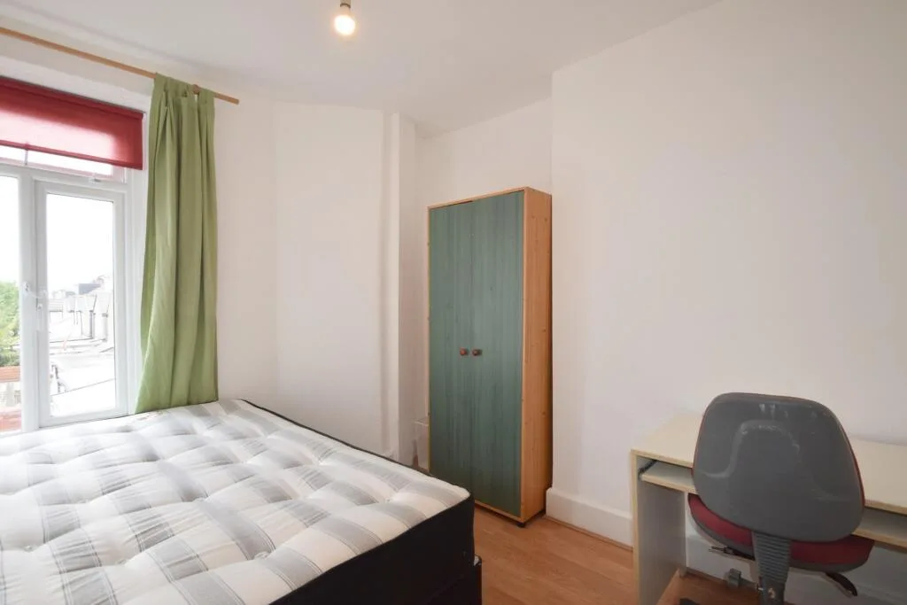 5 bedroom house for rent
