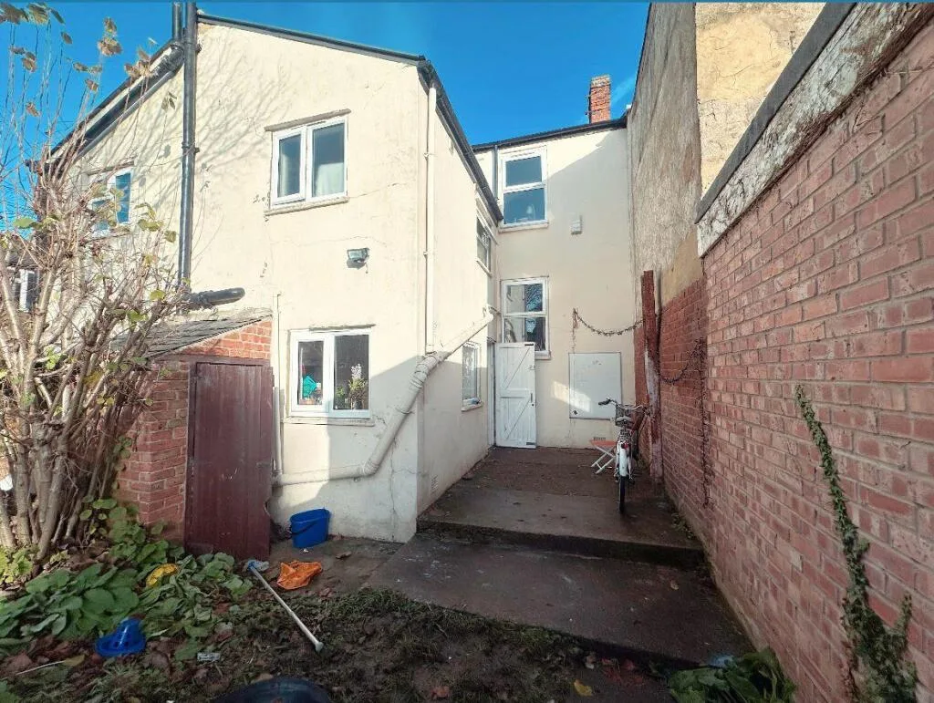 5 bedroom house for rent