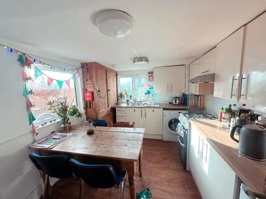 5 bedroom house for rent