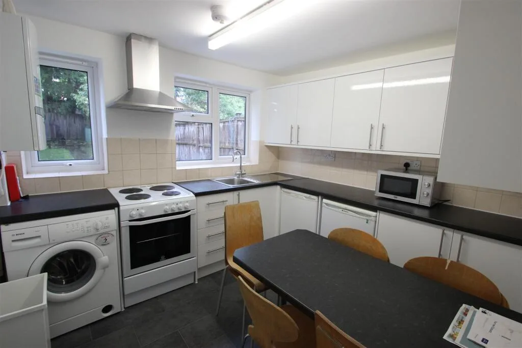 5 bedroom house for rent