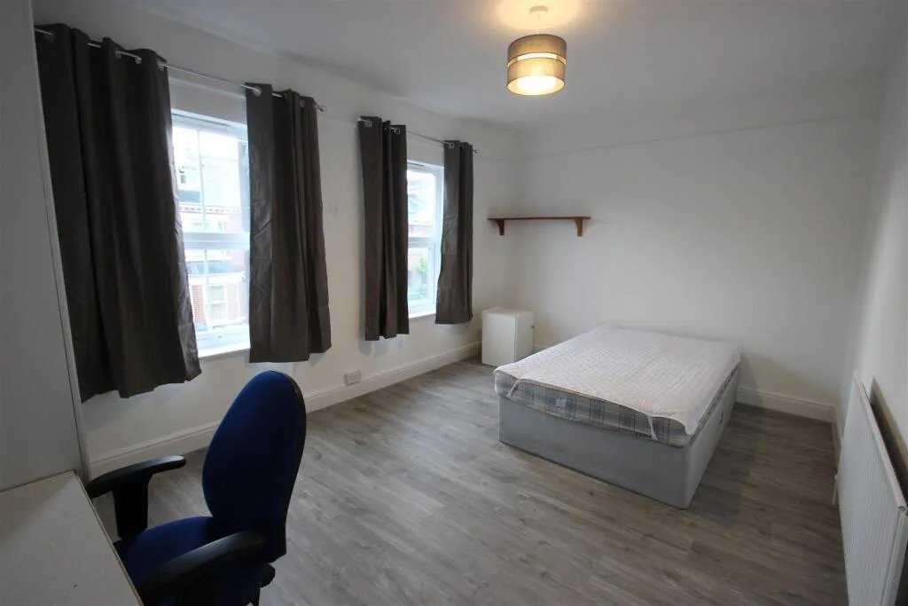5 bedroom house for rent