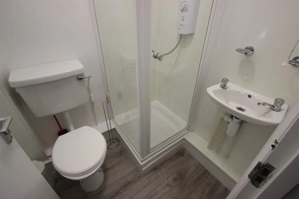 5 bedroom house for rent