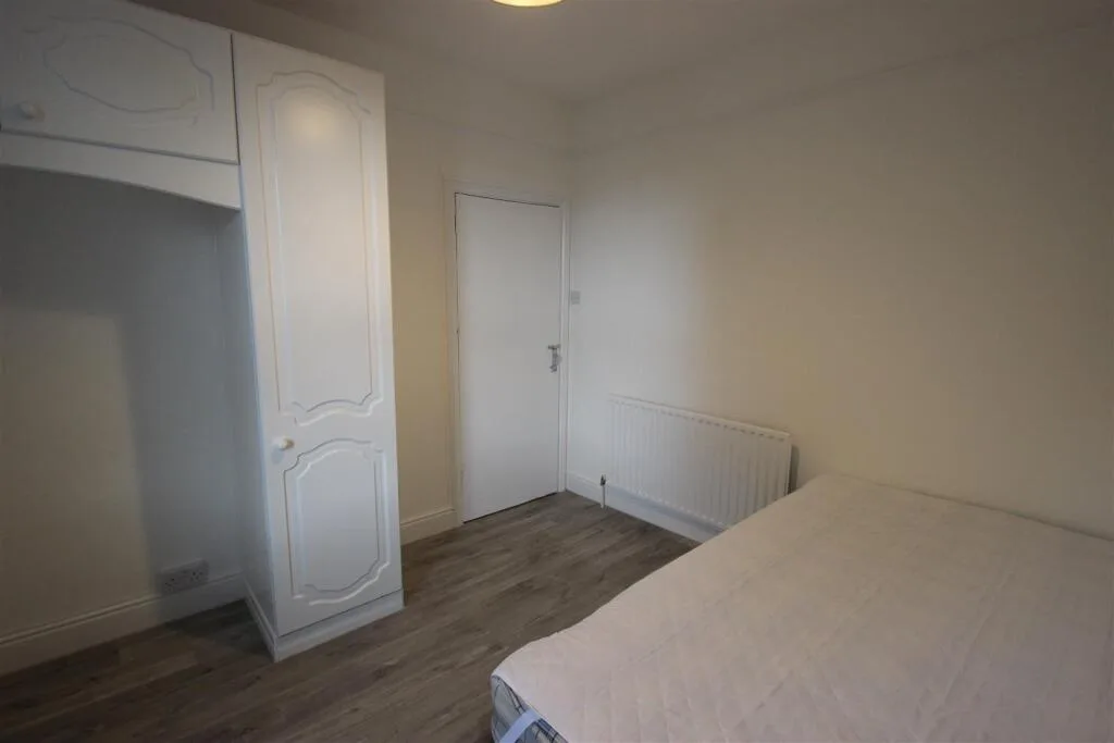 5 bedroom house for rent