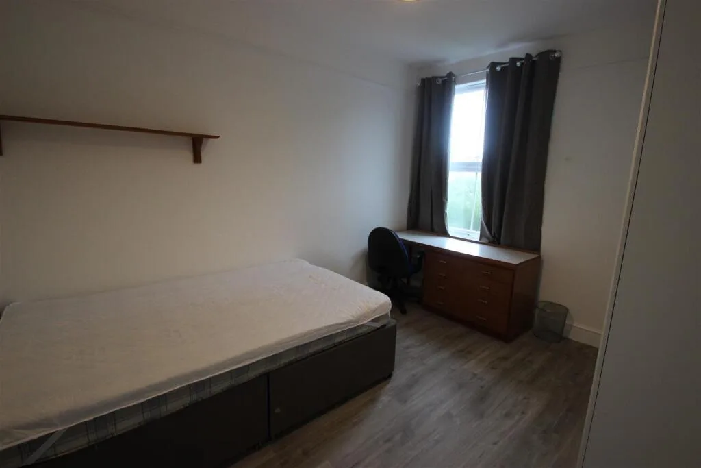 5 bedroom house for rent
