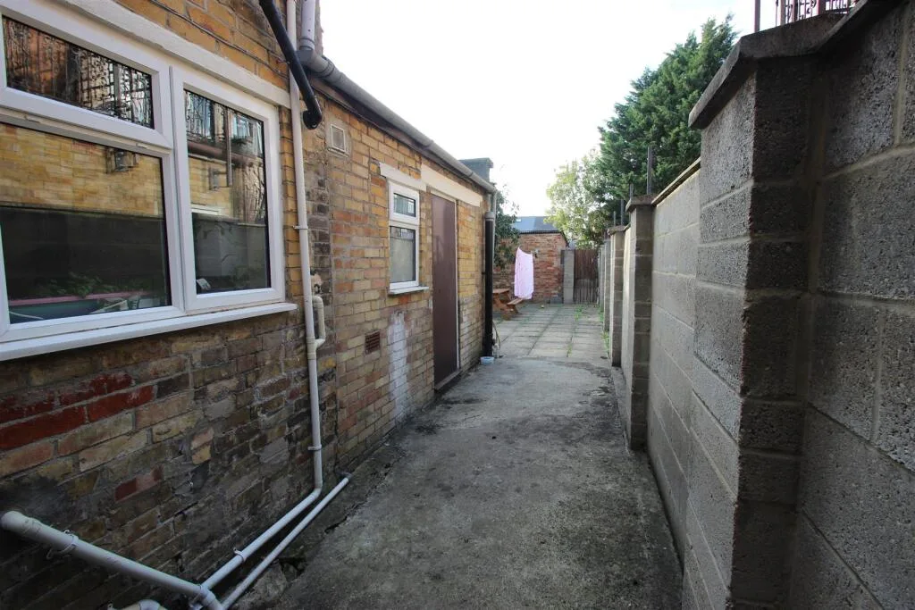 5 bedroom house for rent