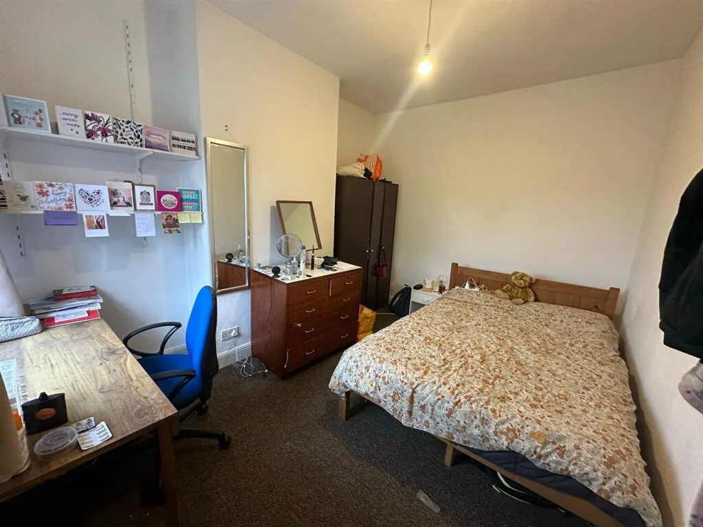 5 bedroom house for rent
