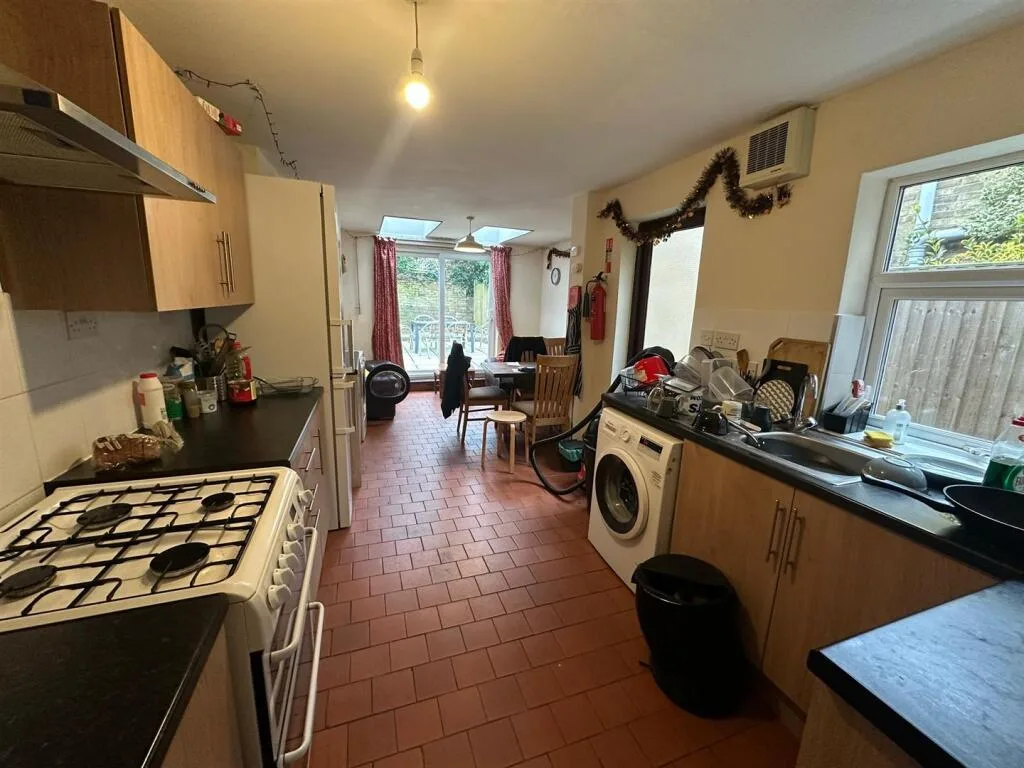 5 bedroom house for rent