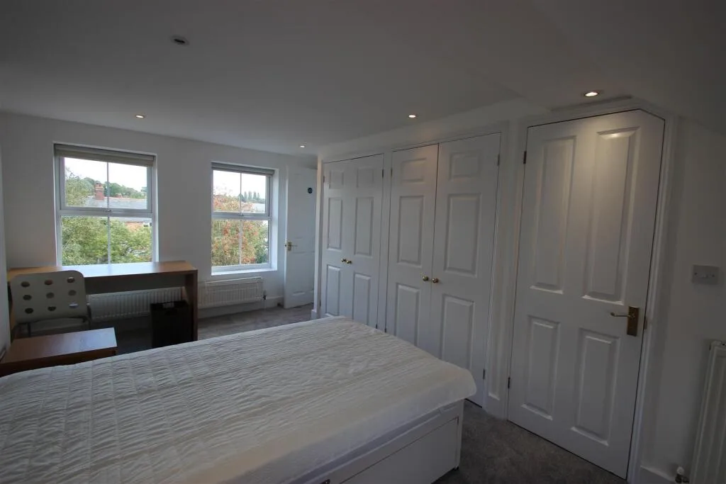 5 bedroom house for rent