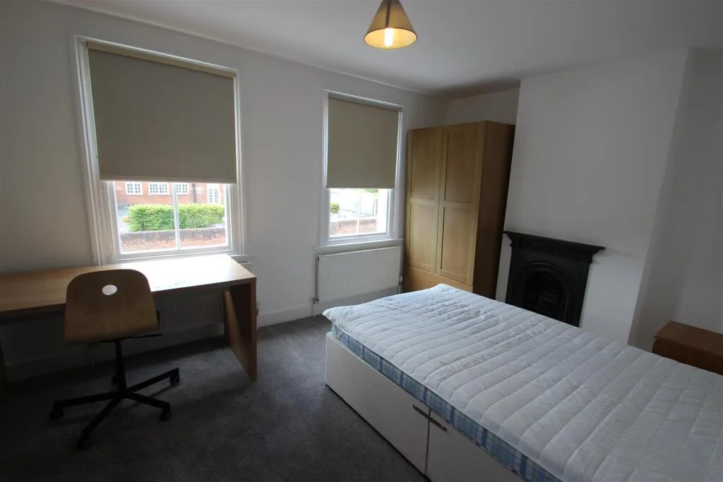5 bedroom house for rent