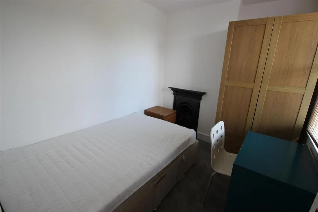 5 bedroom house for rent