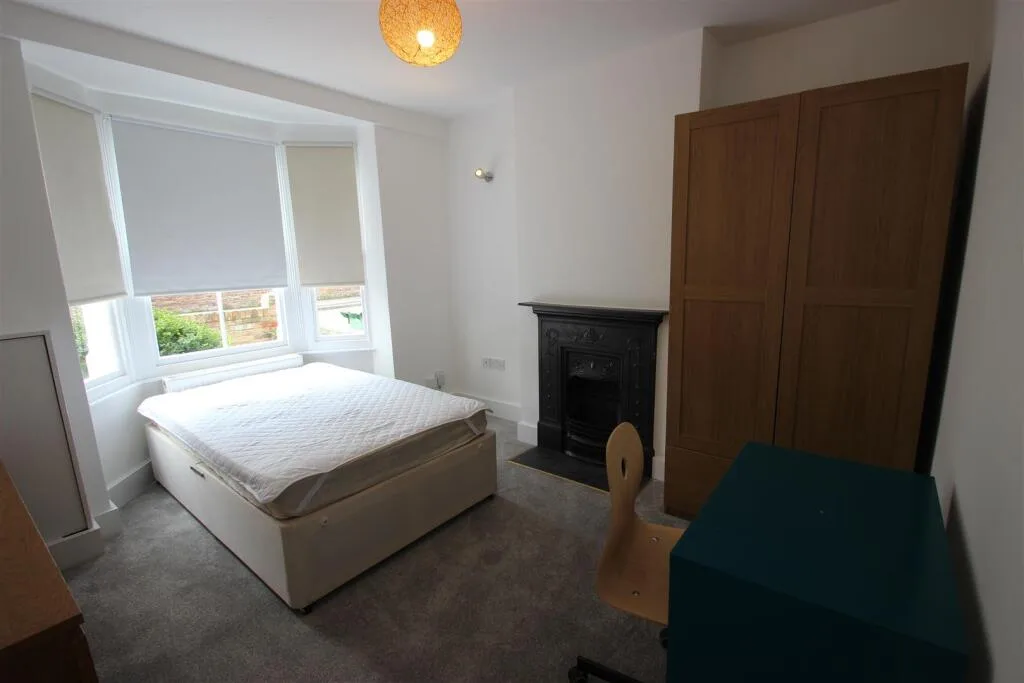 5 bedroom house for rent