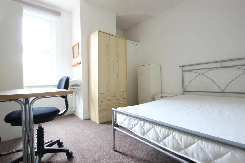 5 bedroom house for rent