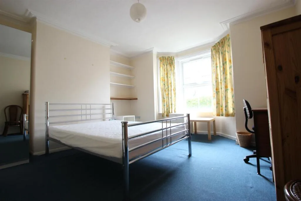 5 bedroom house for rent