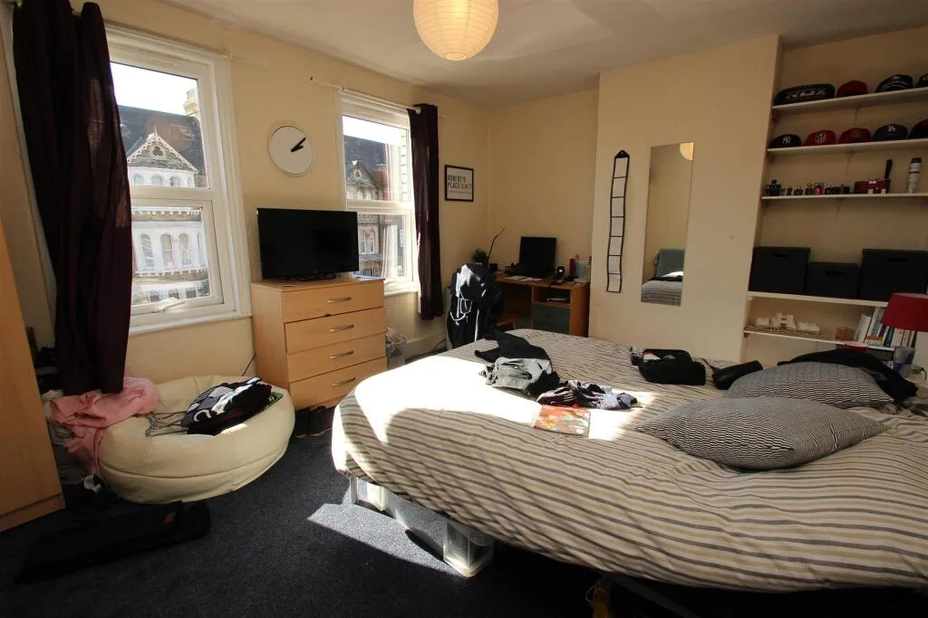 5 bedroom house for rent