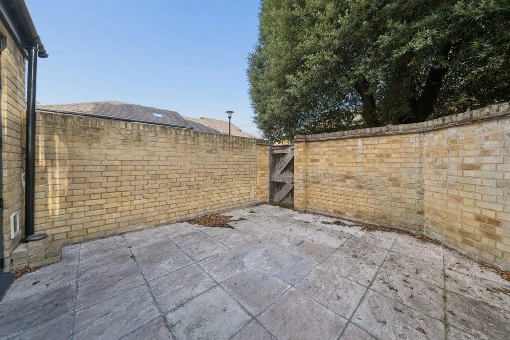 4 bedroom terraced house for rent