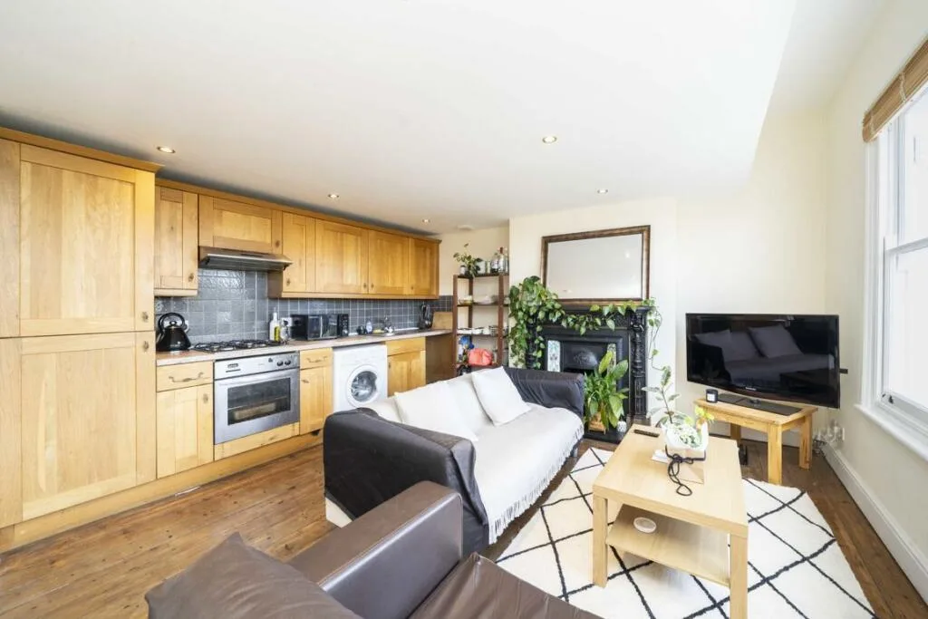 3 bedroom flat for rent