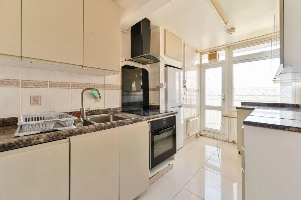 3 bedroom flat for rent