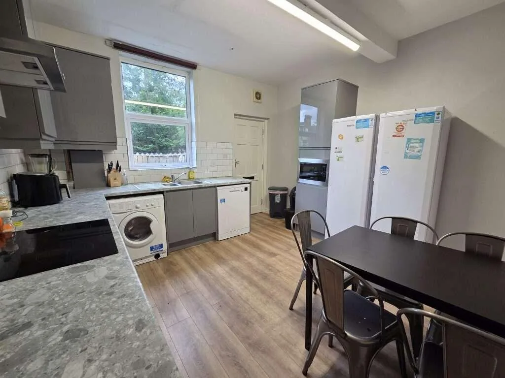 5 bedroom house for rent
