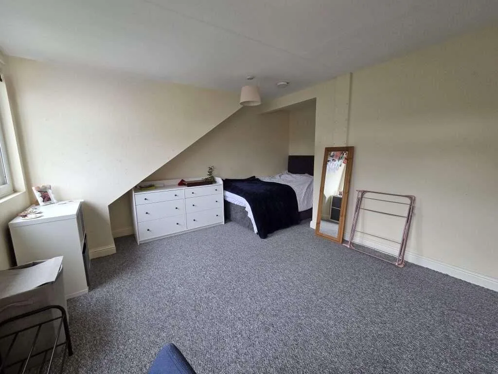 5 bedroom house for rent