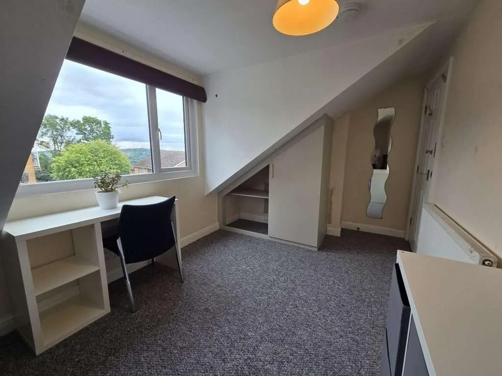 5 bedroom house for rent