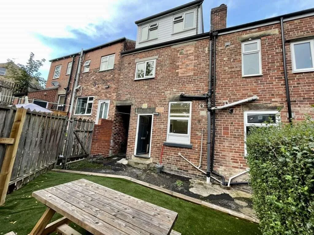 5 bedroom house for rent