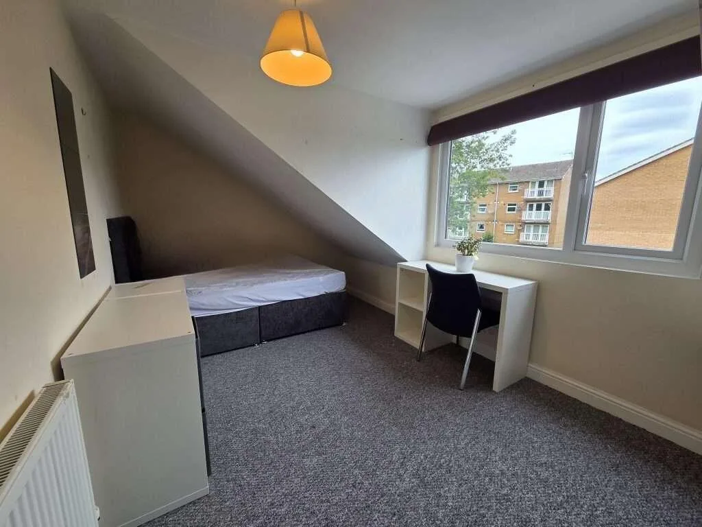 5 bedroom house for rent