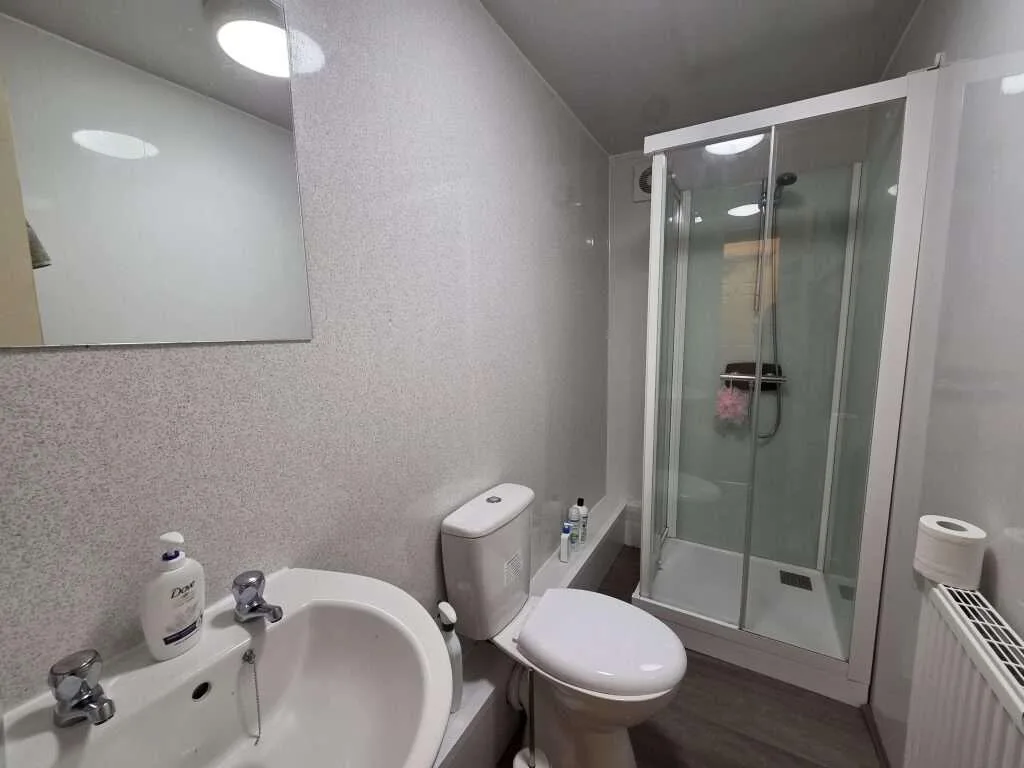 5 bedroom house for rent