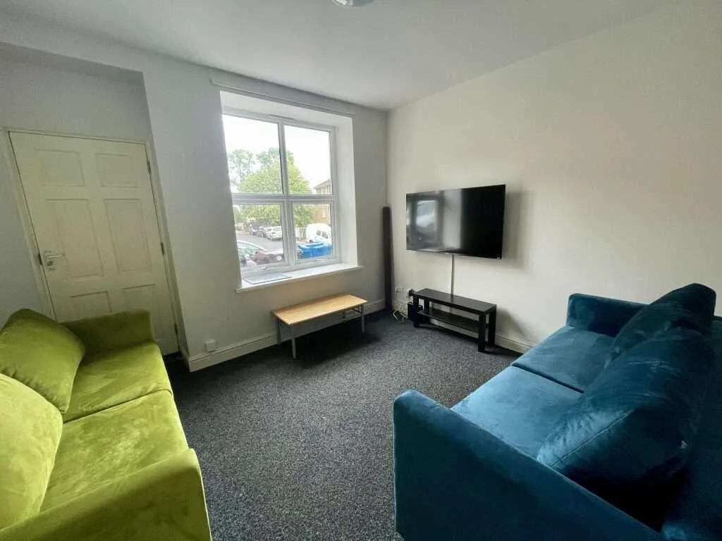 5 bedroom house for rent