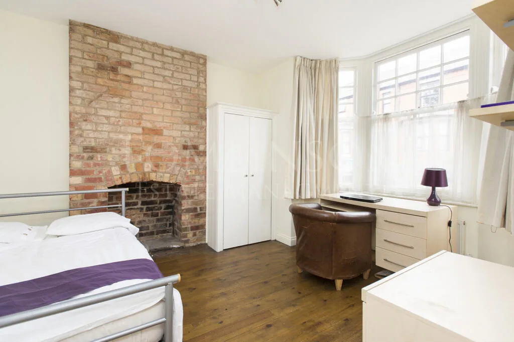 7 bedroom semi-detached house for rent
