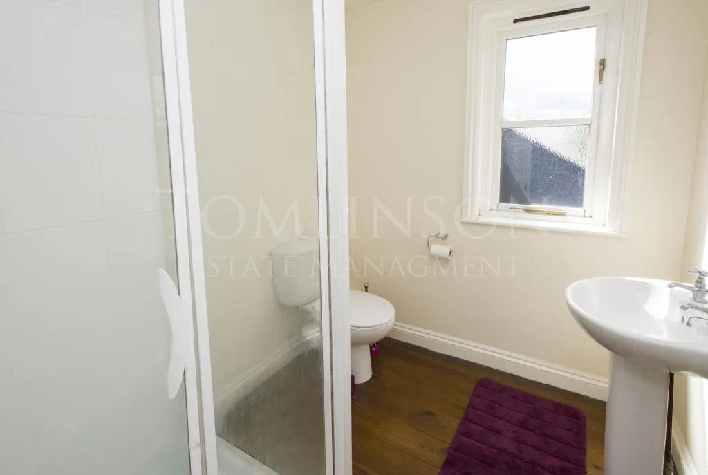 7 bedroom semi-detached house for rent