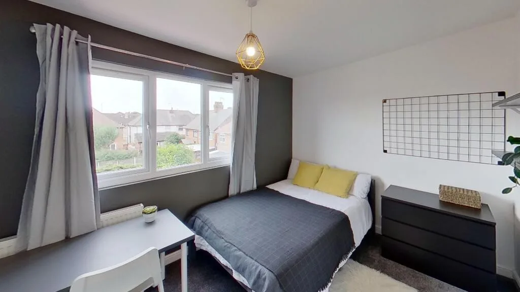 6 bedroom semi-detached house for rent