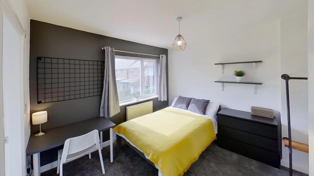 6 bedroom semi-detached house for rent
