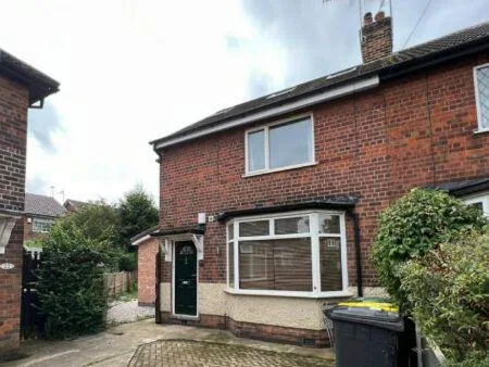 6 bedroom semi-detached house for rent