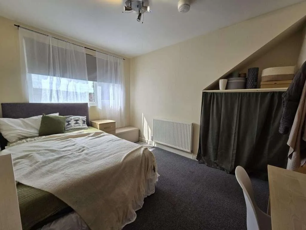 5 bedroom house for rent