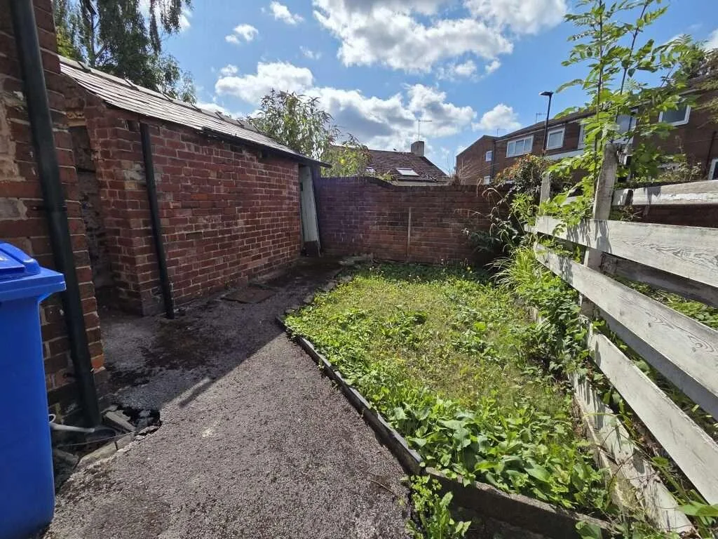 5 bedroom house for rent