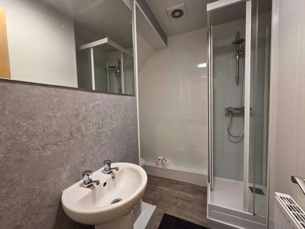 5 bedroom house for rent