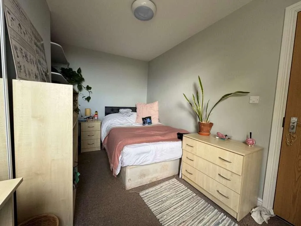 5 bedroom house for rent