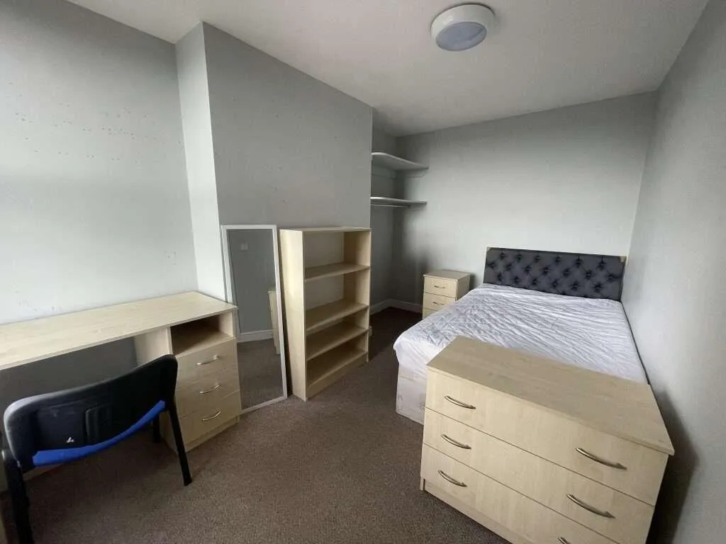 5 bedroom house for rent
