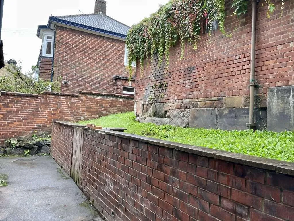 5 bedroom flat for rent