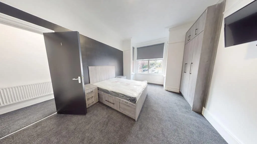 8 bedroom house for rent